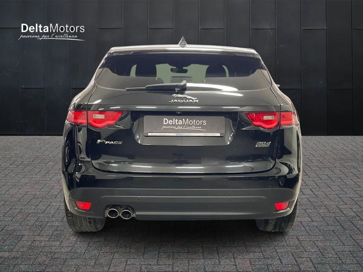 Jaguar F-Pace usata a Macerata (4)