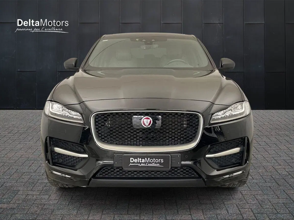 Jaguar F-Pace usata a Macerata (6)
