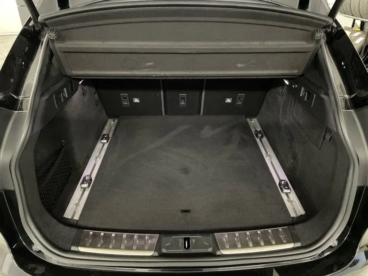 Jaguar F-Pace usata a Macerata (7)