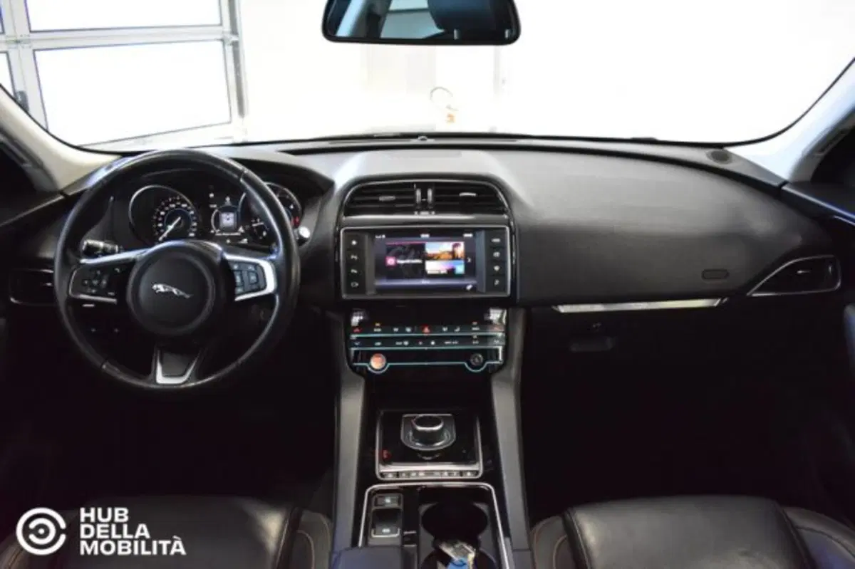 Jaguar F-Pace usata a Perugia (10)
