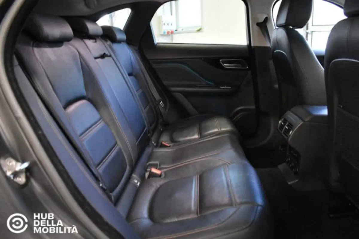 Jaguar F-Pace usata a Perugia (20)