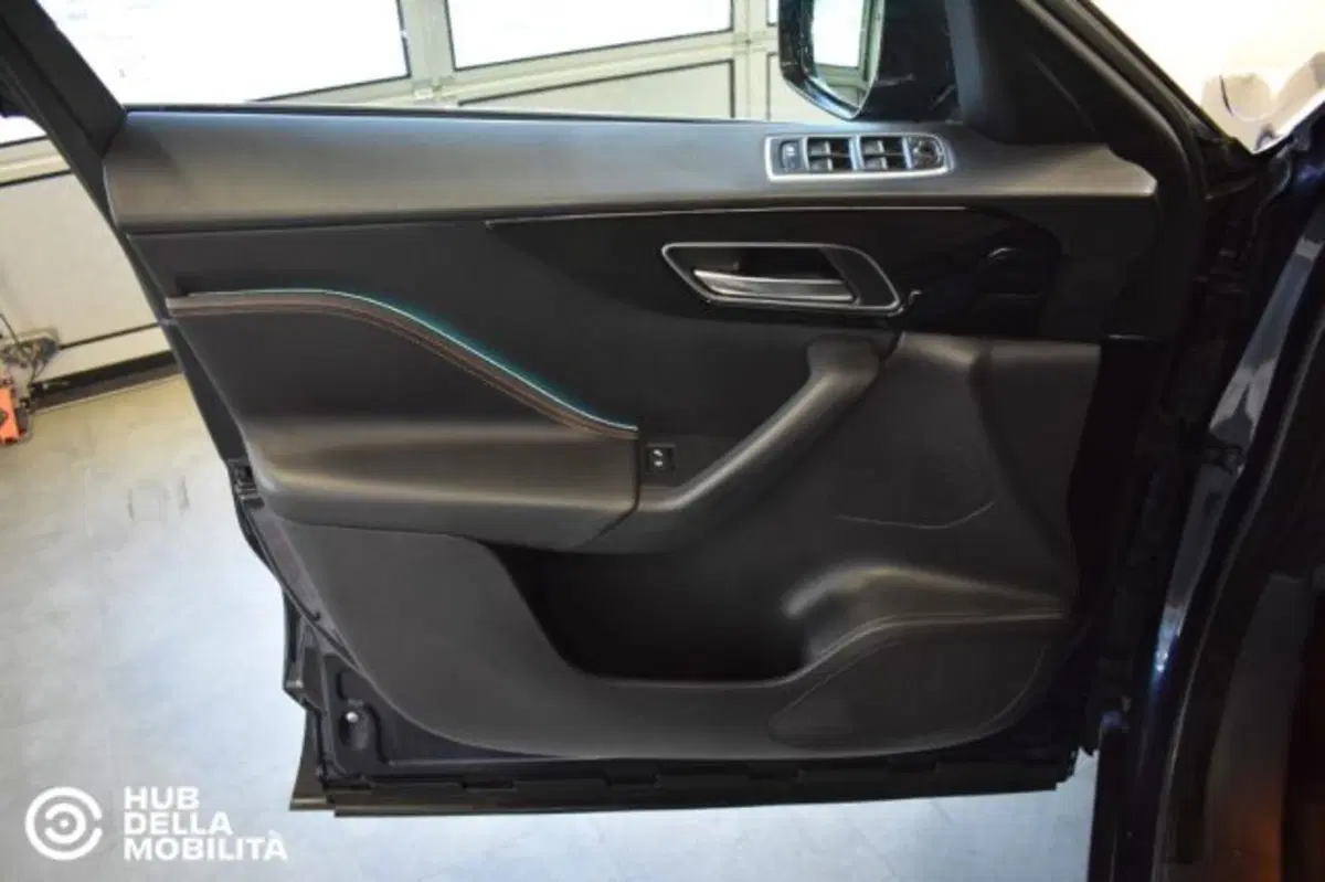 Jaguar F-Pace usata a Perugia (7)