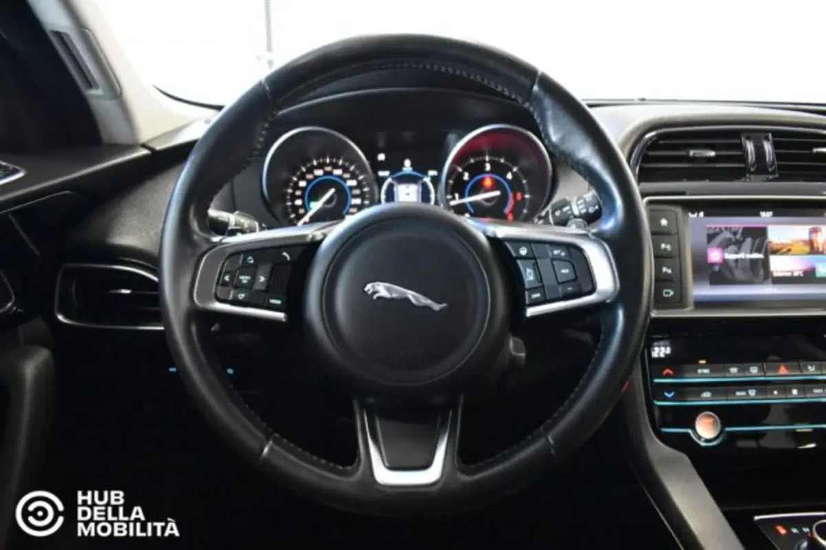 Jaguar F-Pace usata a Perugia (9)