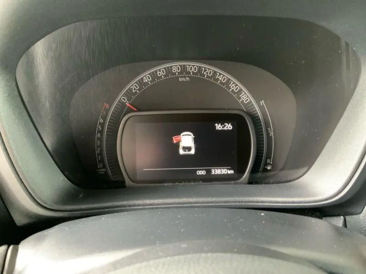 Toyota Aygo X usata a Arezzo (10)