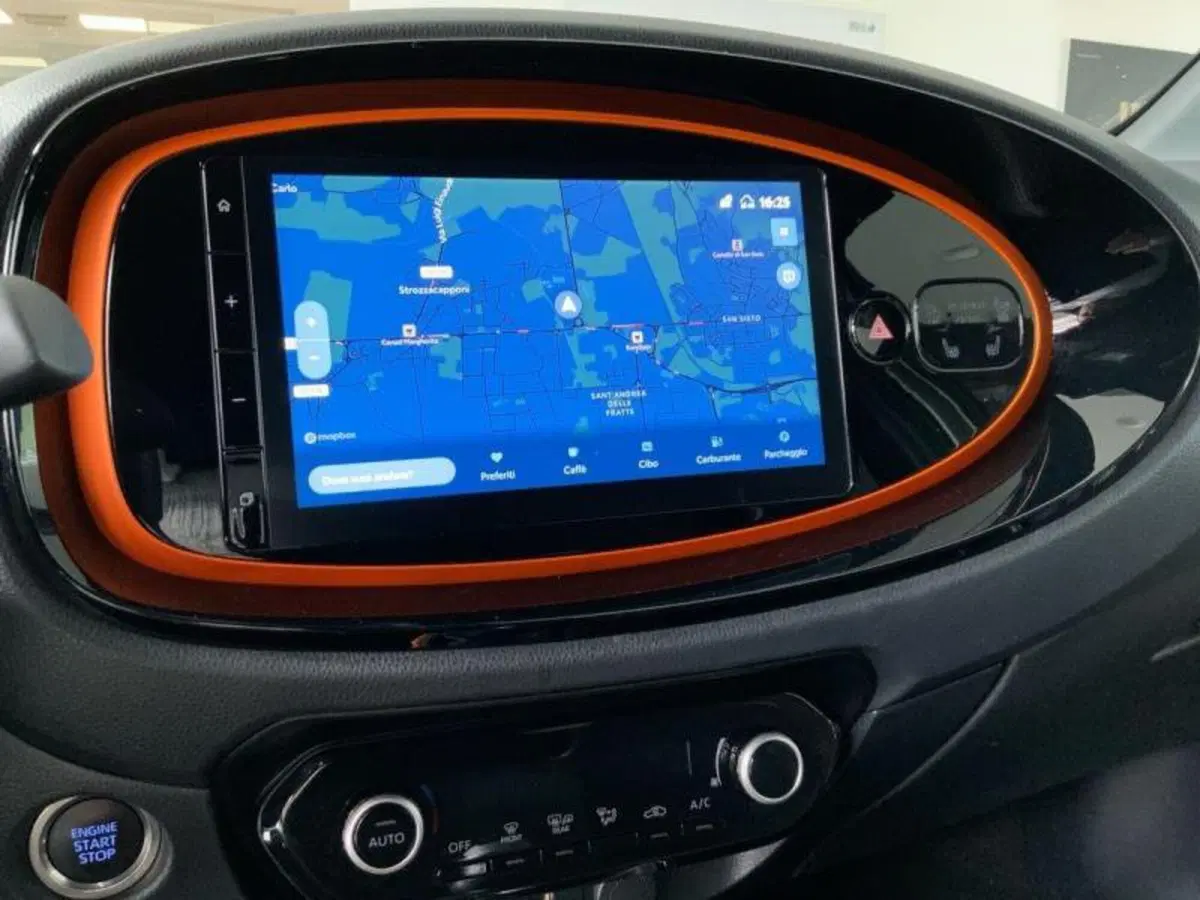 Toyota Aygo X usata a Arezzo (11)