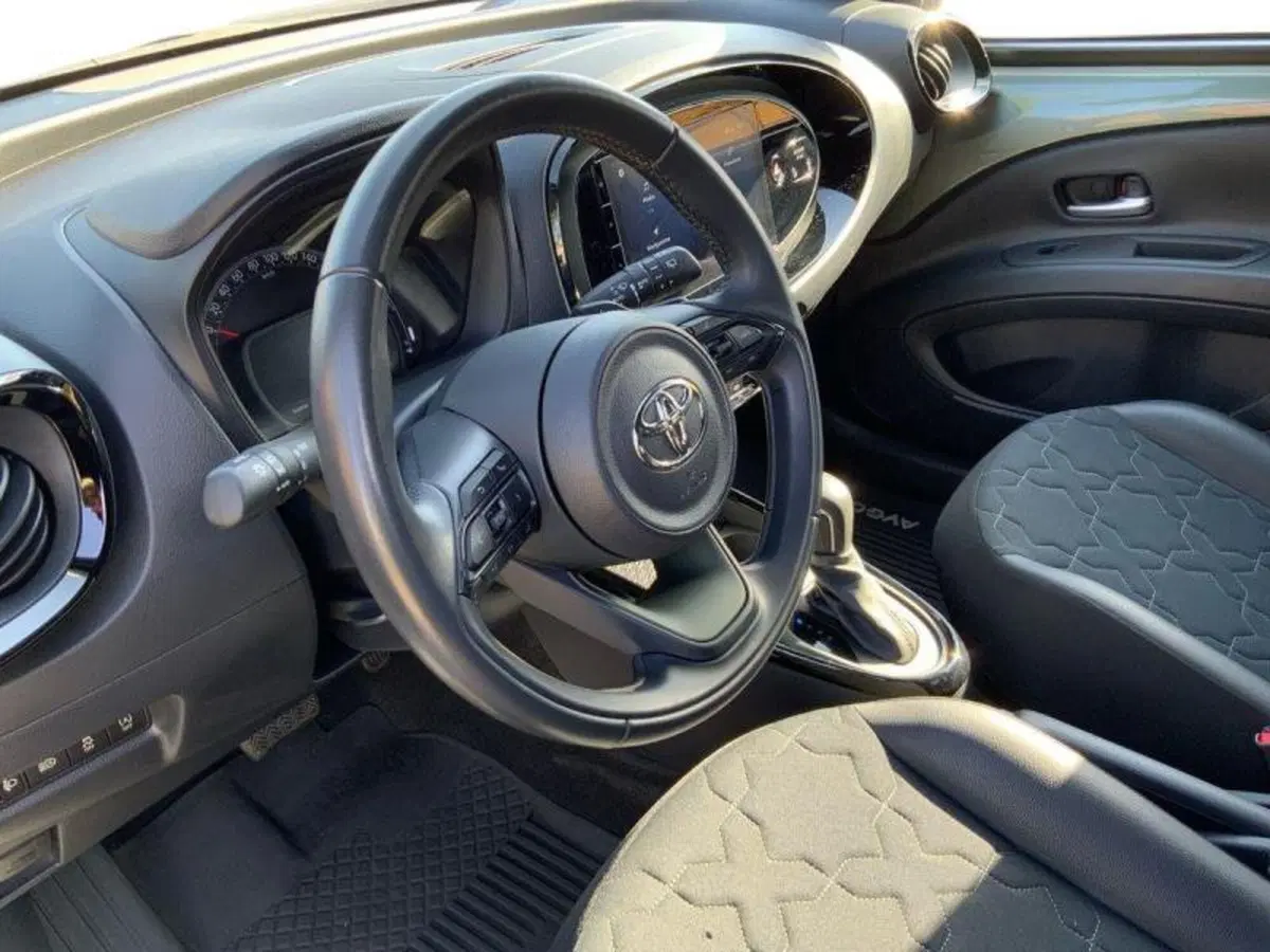 Toyota Aygo X usata a Perugia (9)