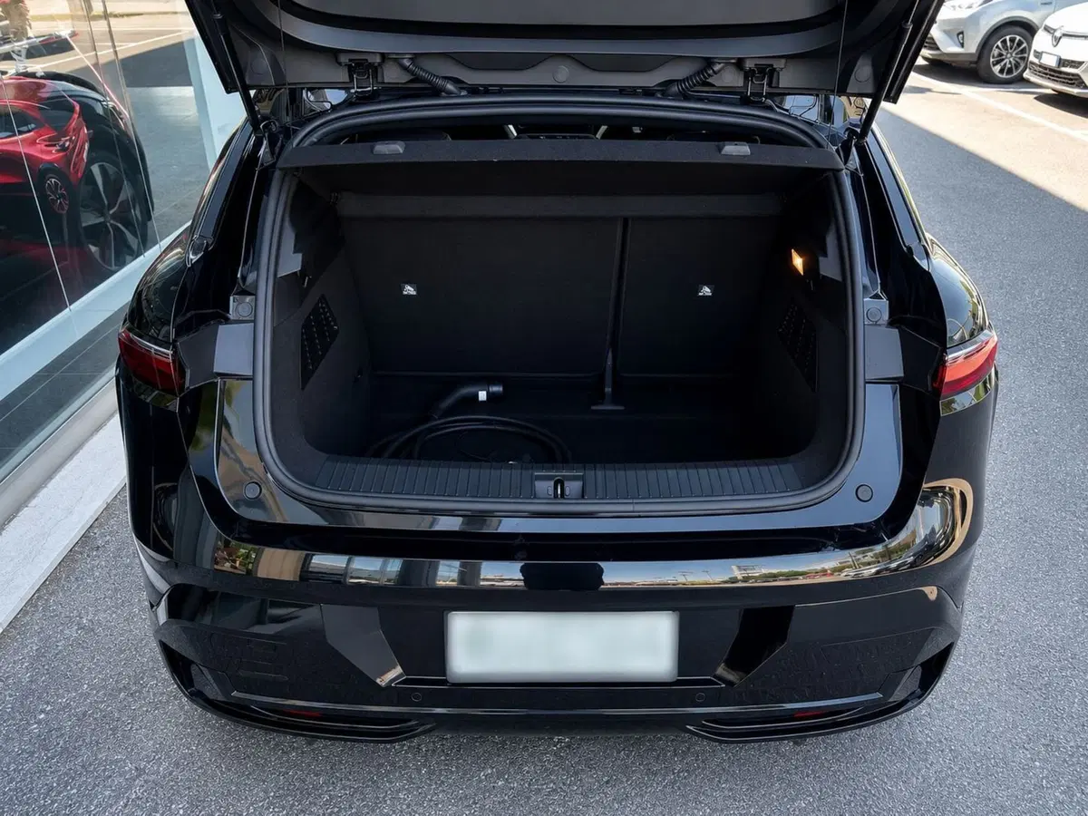 Renault Megane E-Tech Electric usata a Rimini (10)