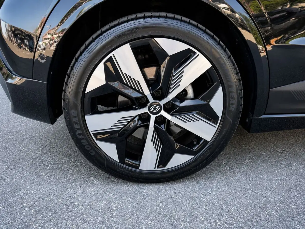Renault Megane E-Tech Electric usata a Rimini (4)