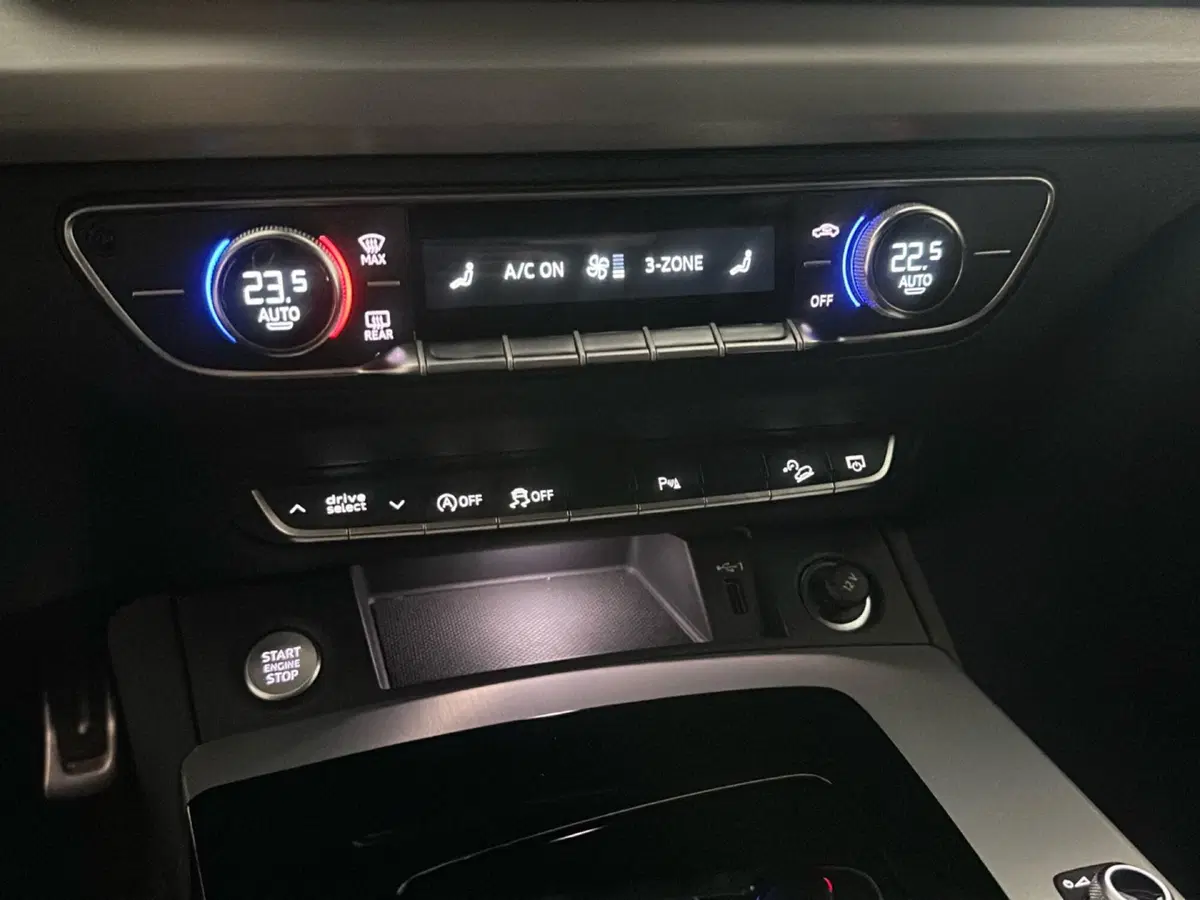 Audi Q5 Sportback usata a Caserta (16)