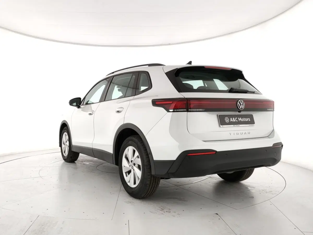 Volkswagen Tiguan nuova a Napoli (3)