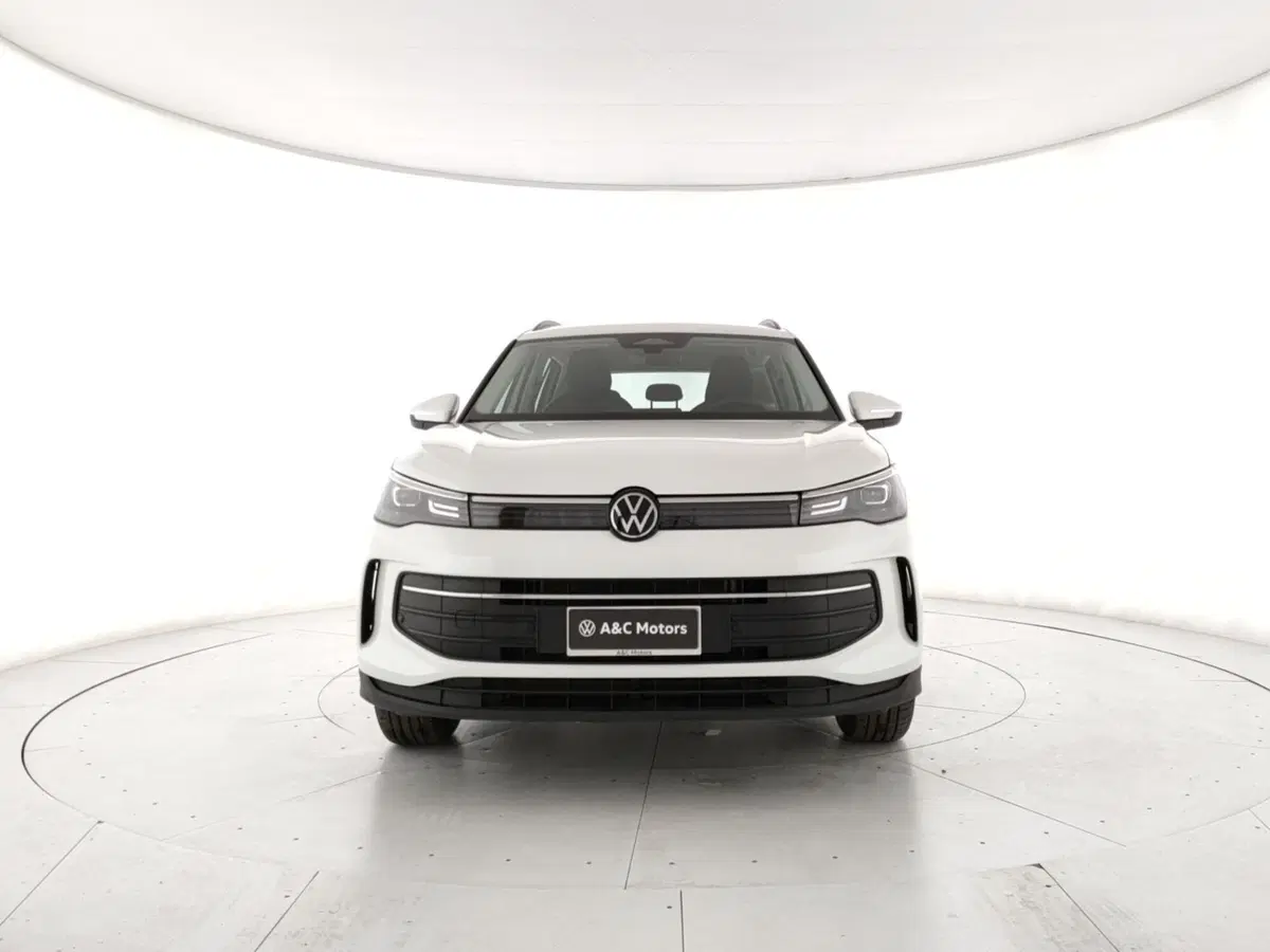 Volkswagen Tiguan nuova a Napoli (4)