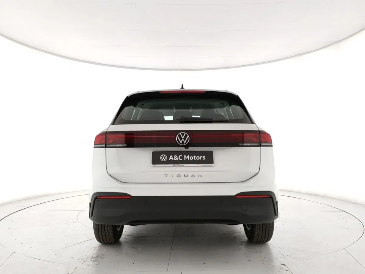 Volkswagen Tiguan nuova a Napoli (5)