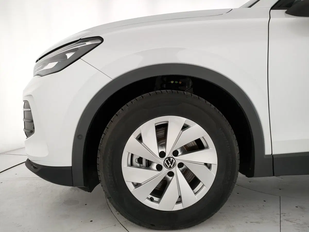 Volkswagen Tiguan nuova a Napoli (6)