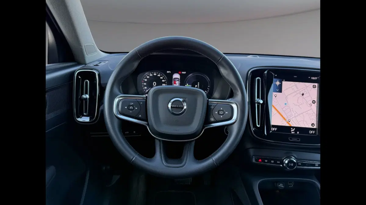 Volvo XC40 usata a Palermo (9)