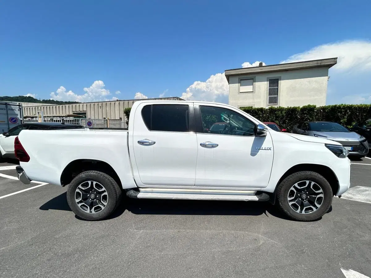 Toyota Hilux usata a Bergamo (13)