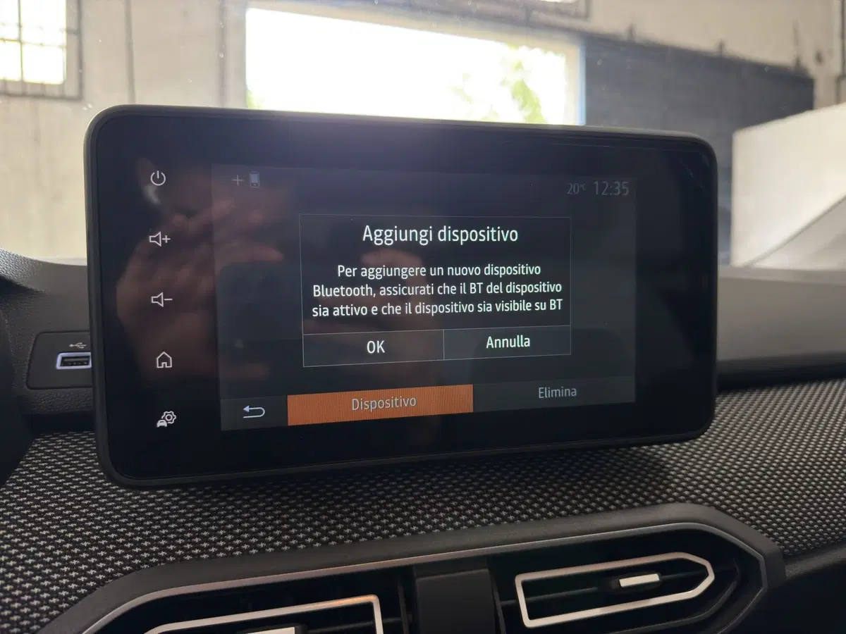 Dacia Jogger usata a Milano (12)