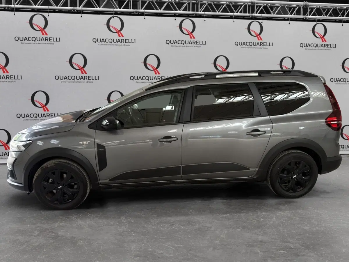 Dacia Jogger usata a Milano (8)