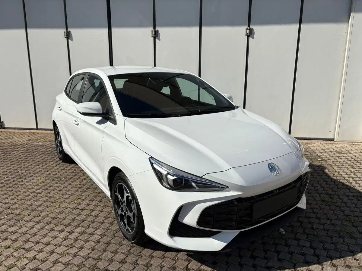 Mg MG3 nuova a Milano (15)