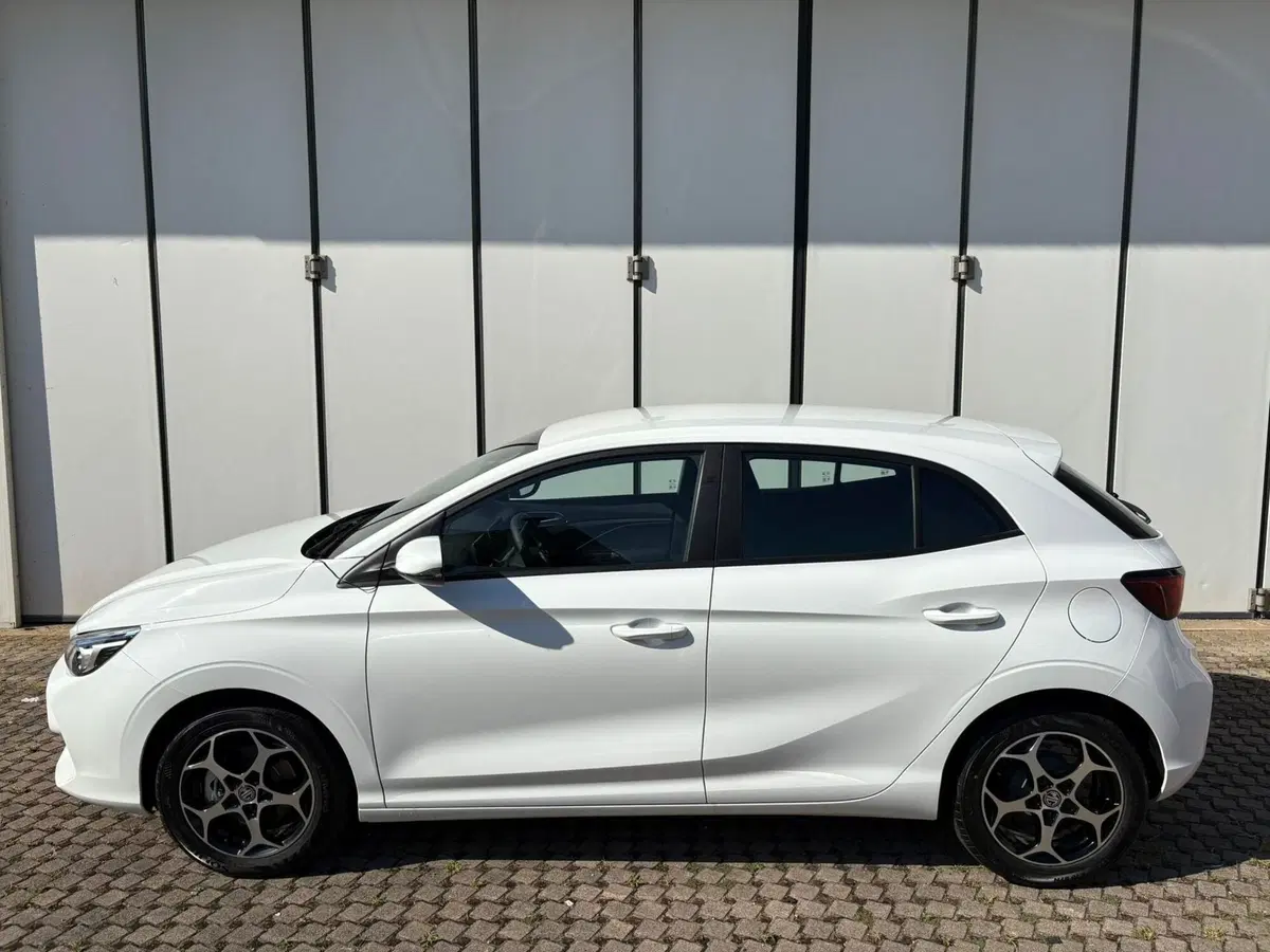 Mg MG3 nuova a Milano (3)