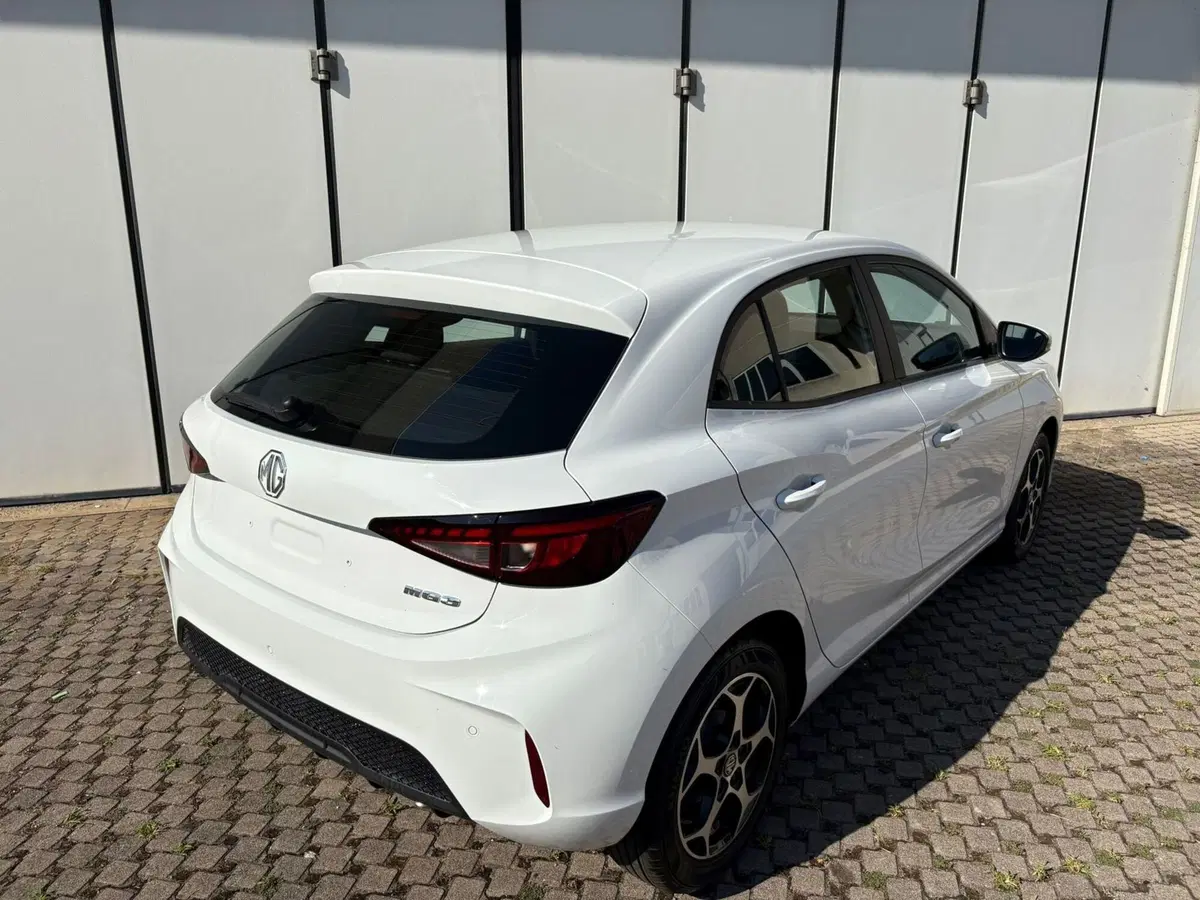 Mg MG3 nuova a Milano (6)