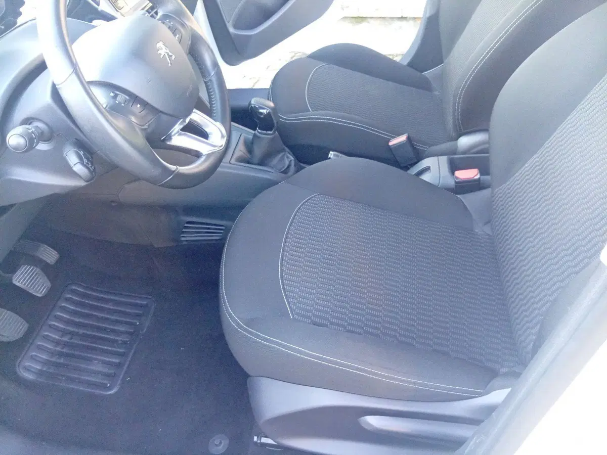 Peugeot 208 usata a Brescia (9)