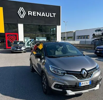 Renault Captur 1.2 TCe 120 CV EDC Energy R-Link del 2018 usata a Guidonia Montecelio