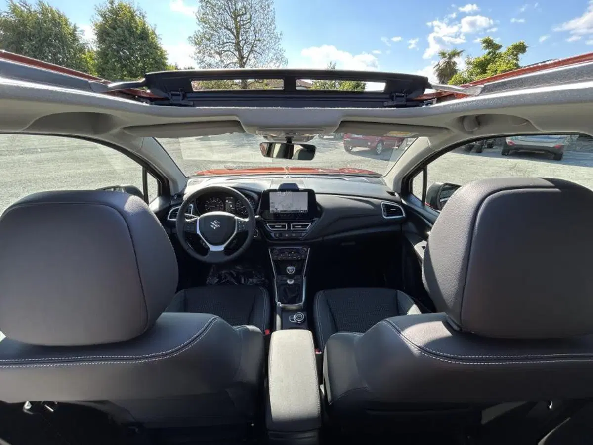 Suzuki S-Cross nuova a Cuneo (11)
