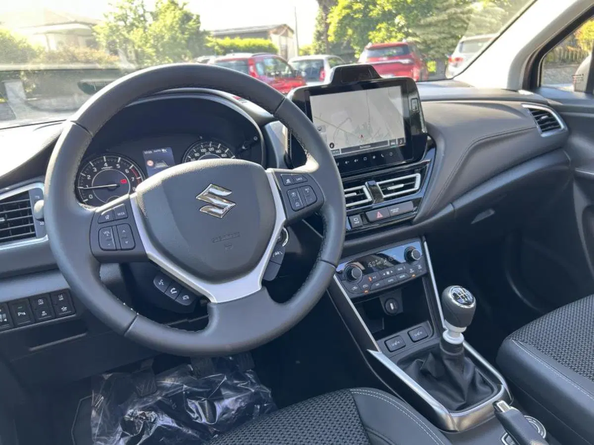Suzuki S-Cross nuova a Cuneo (12)