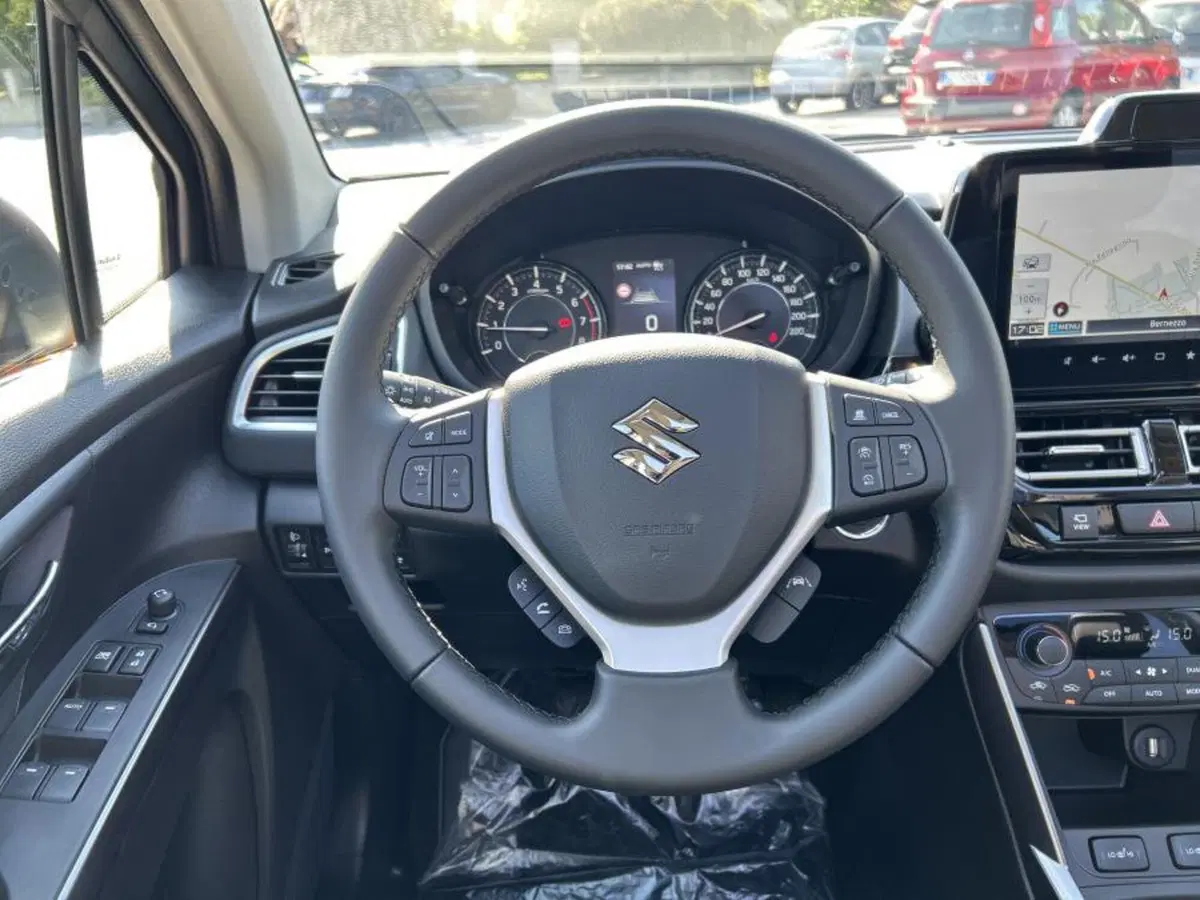 Suzuki S-Cross nuova a Cuneo (16)
