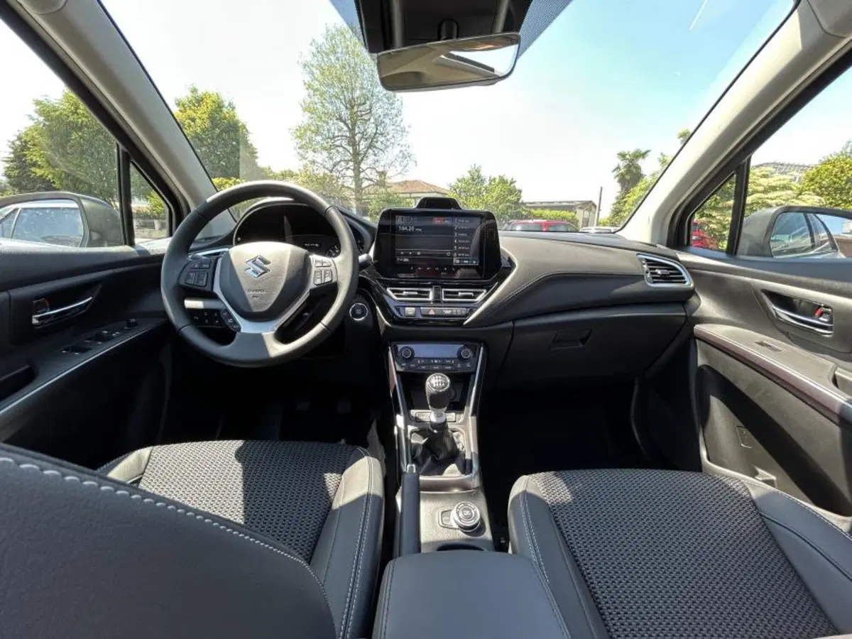 Suzuki S-Cross nuova a Cuneo (11)