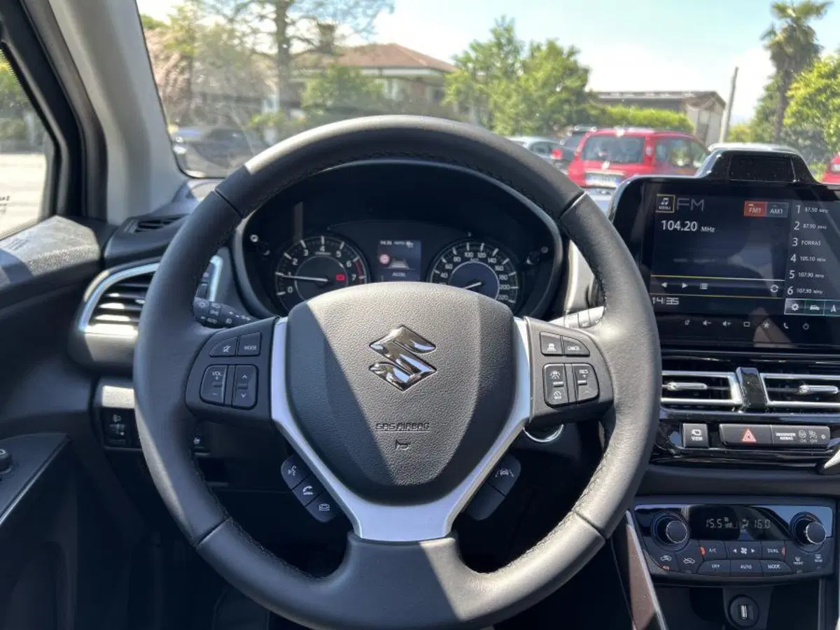 Suzuki S-Cross nuova a Cuneo (16)