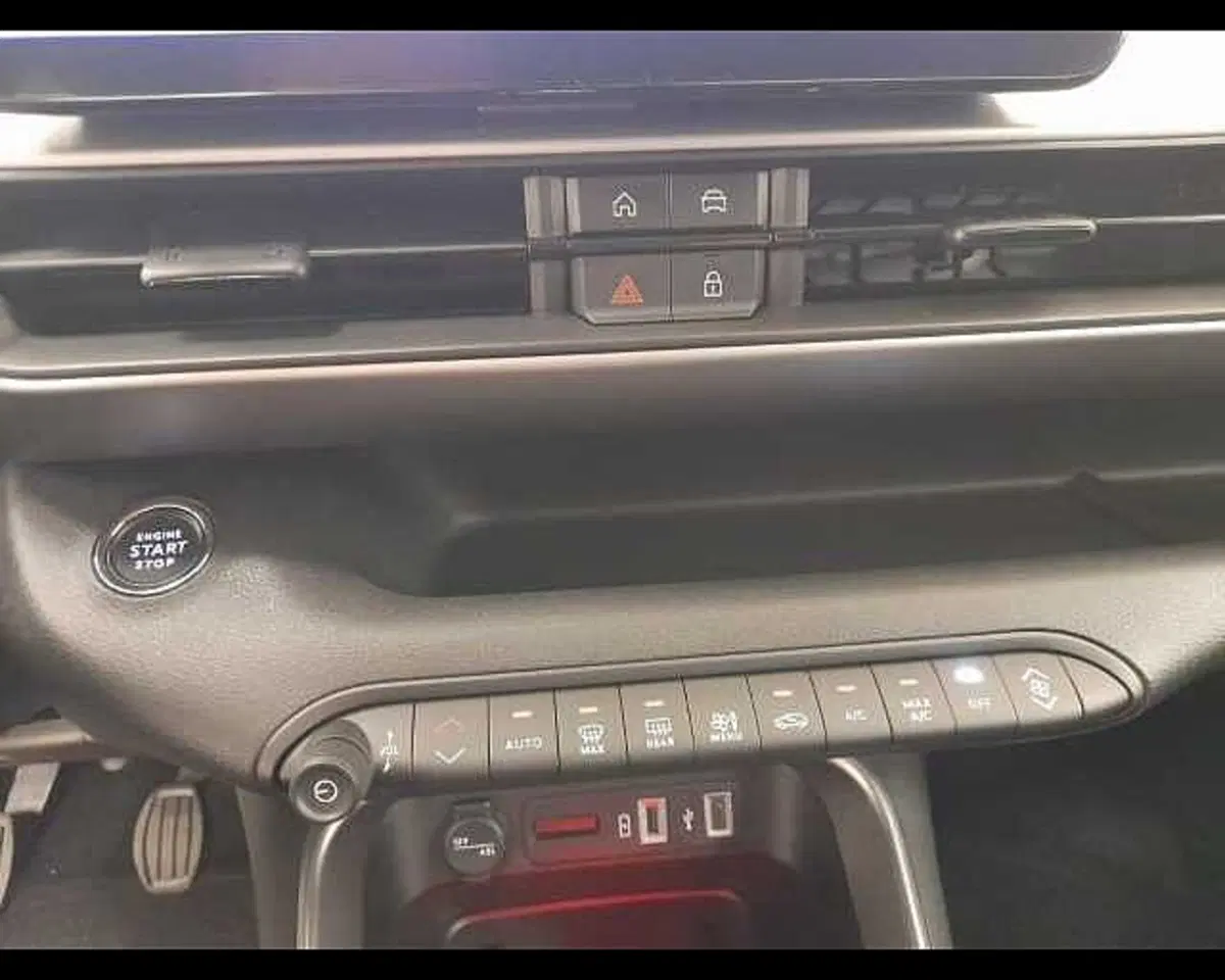 Jeep Avenger usata a Alessandria (12)