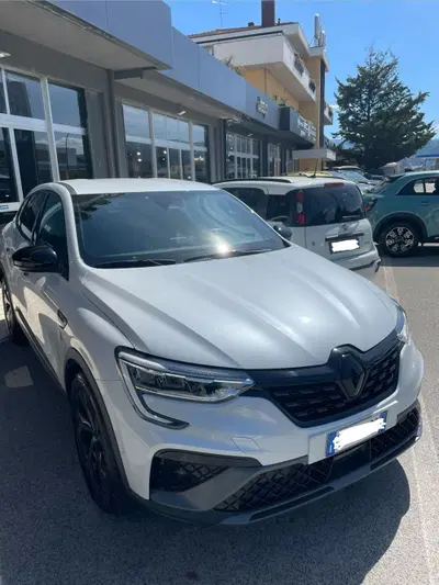 Renault Captur Full Hybrid E-Tech 145 CV Engineered del 2023 usata a Avezzano