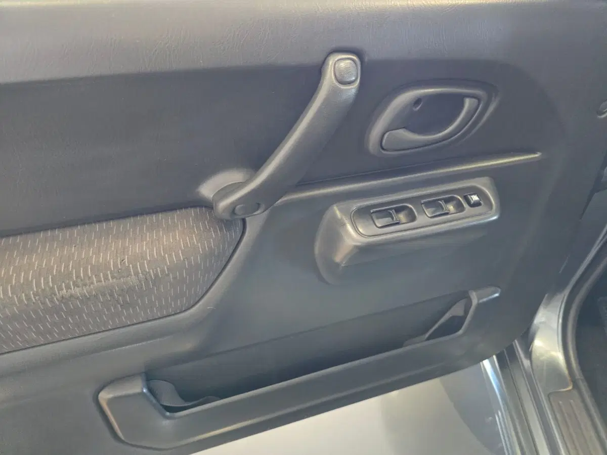Suzuki Jimny usata a Rimini (10)
