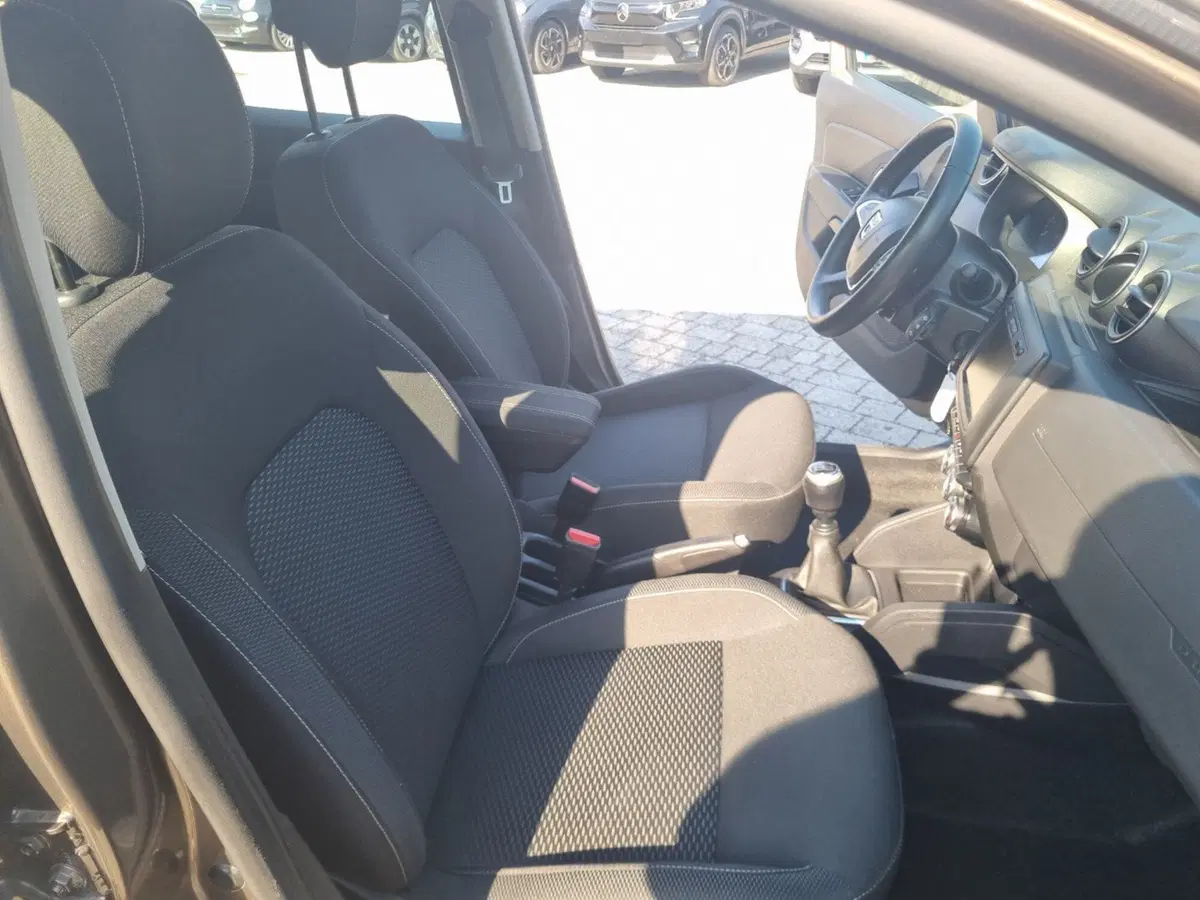 Dacia Duster usata a Lucca (15)