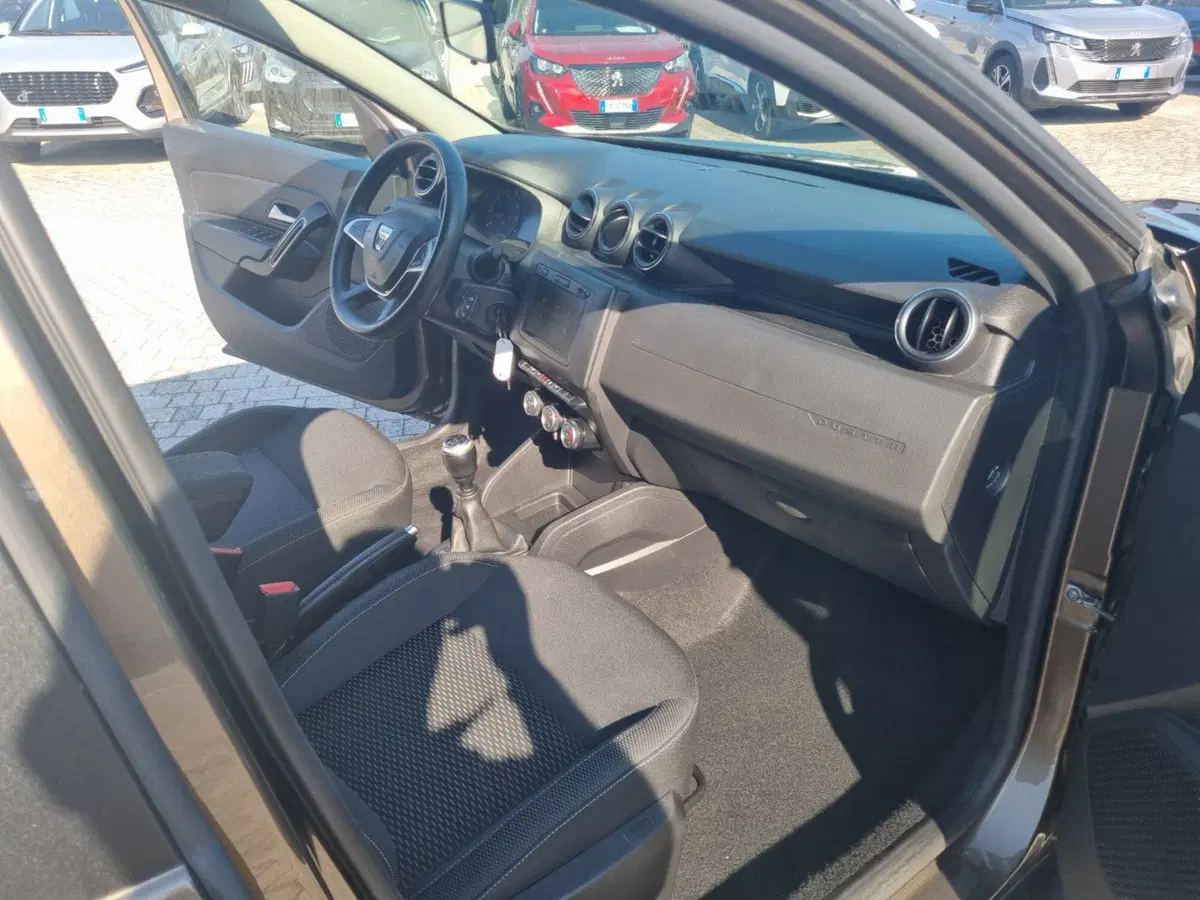 Dacia Duster usata a Lucca (16)