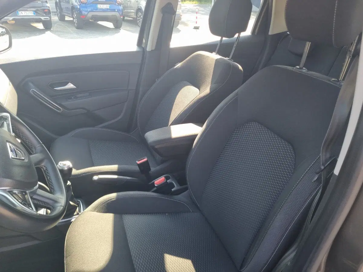 Dacia Duster usata a Lucca (7)