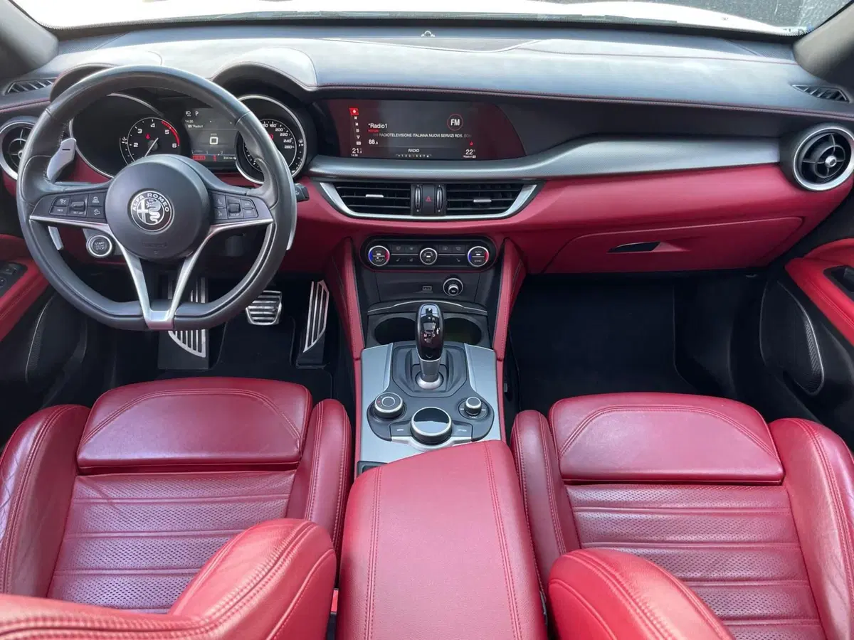 Alfa Romeo Stelvio usata a Ancona (11)