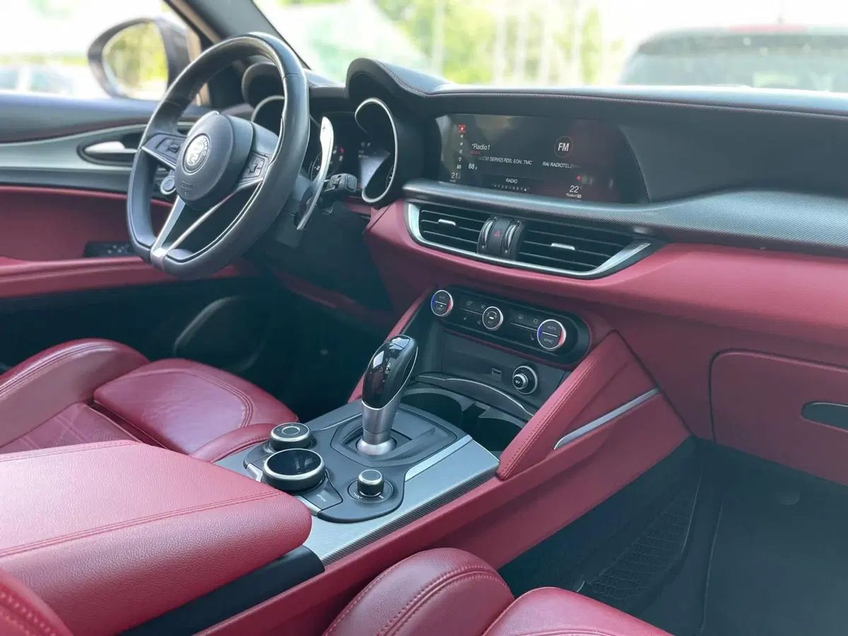 Alfa Romeo Stelvio usata a Ancona (16)