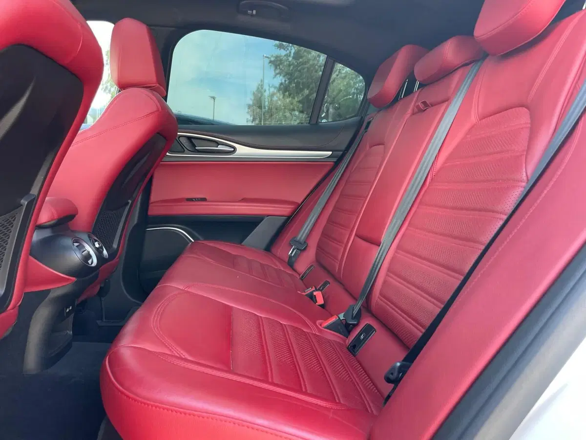 Alfa Romeo Stelvio usata a Ancona (17)