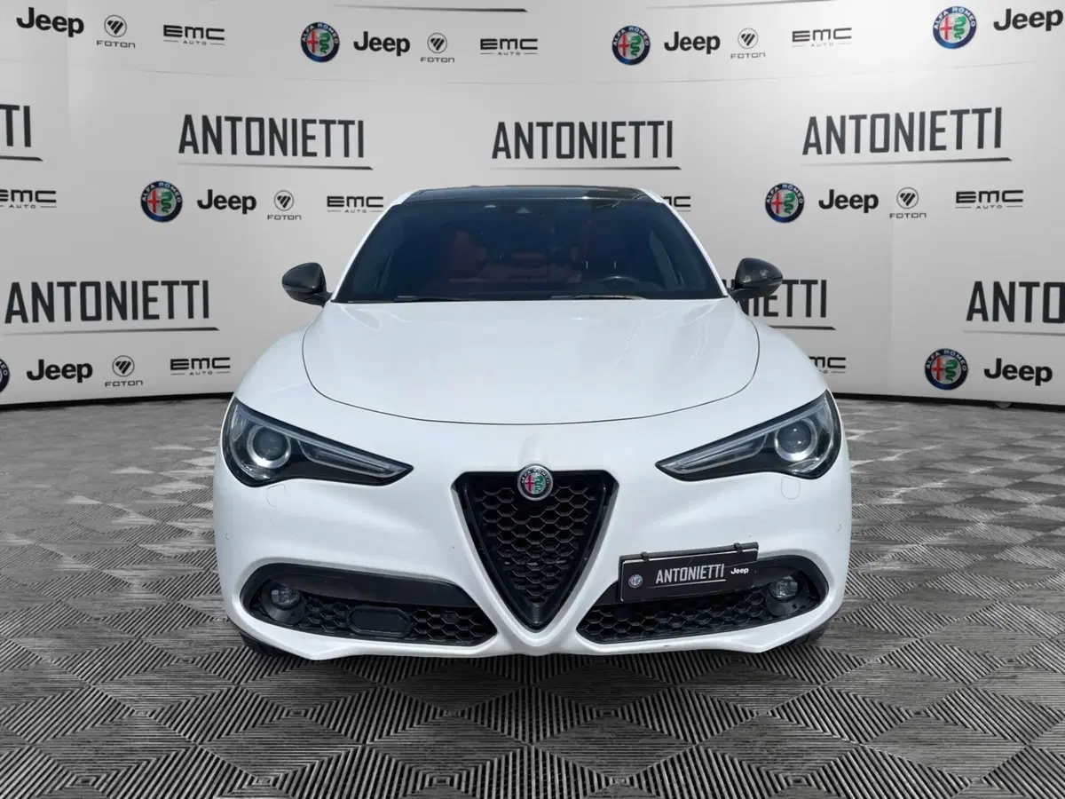 Alfa Romeo Stelvio usata a Ancona (2)