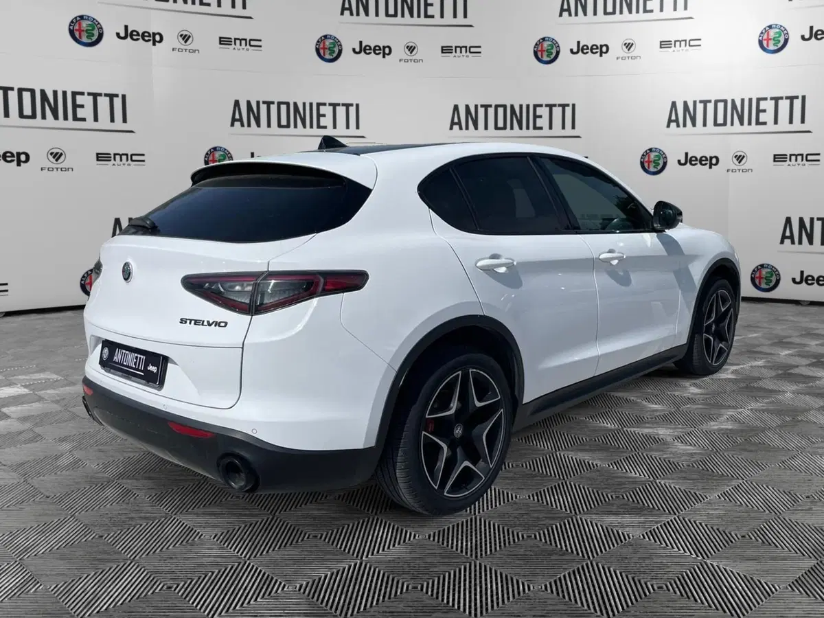 Alfa Romeo Stelvio usata a Ancona (5)