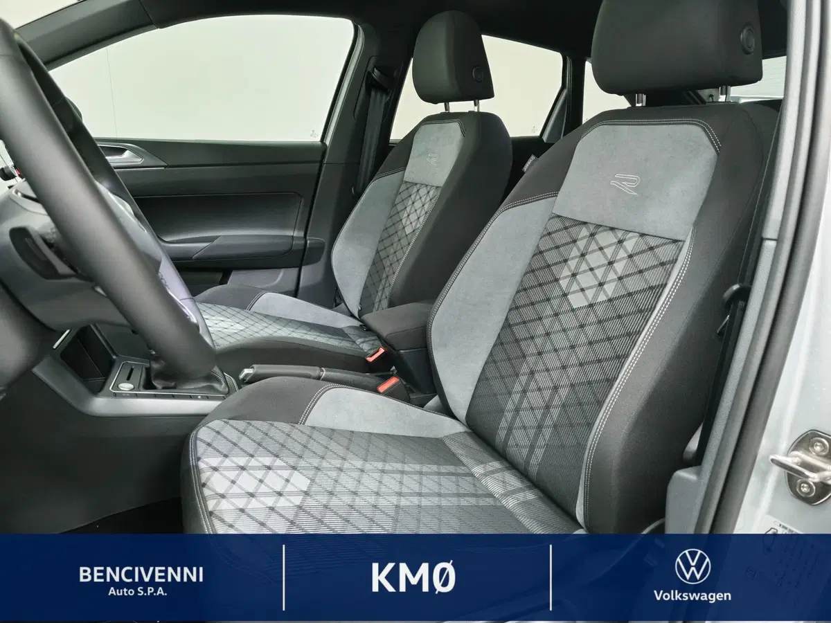 Volkswagen Taigo nuova a Catanzaro (19)