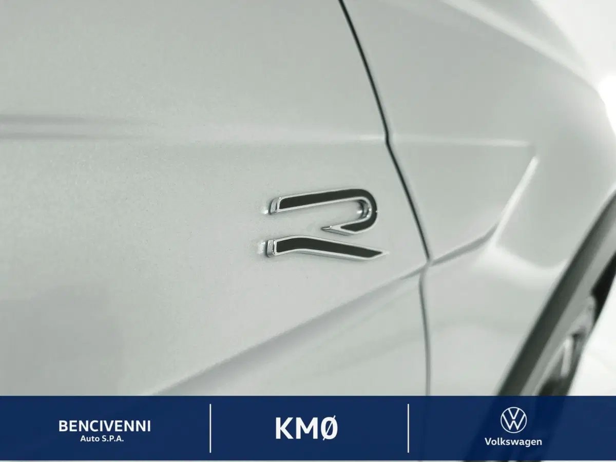 Volkswagen Taigo nuova a Catanzaro (9)