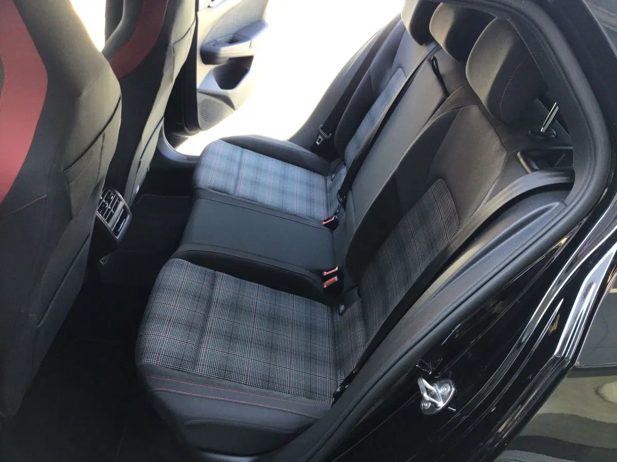 Volkswagen Golf usata a Genova (12)