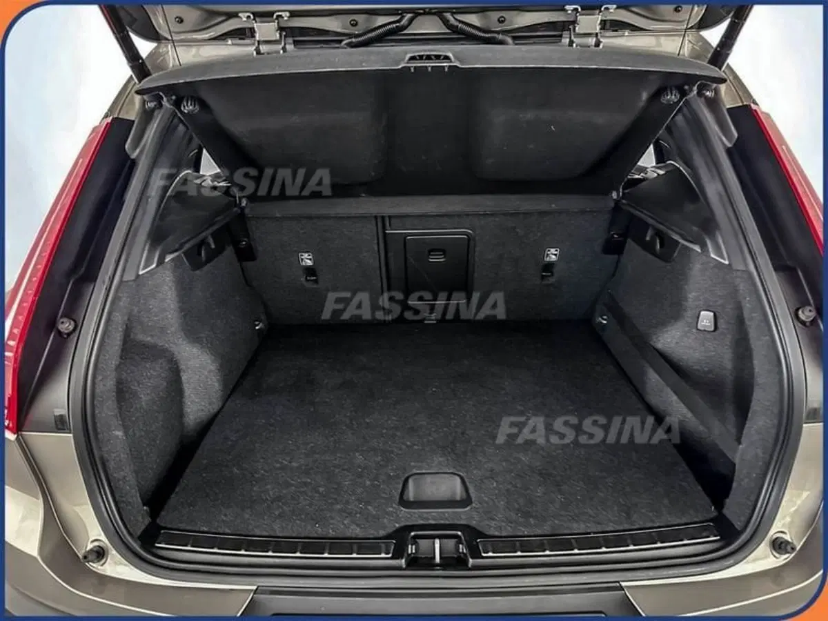 Volvo XC40 usata a Milano (12)