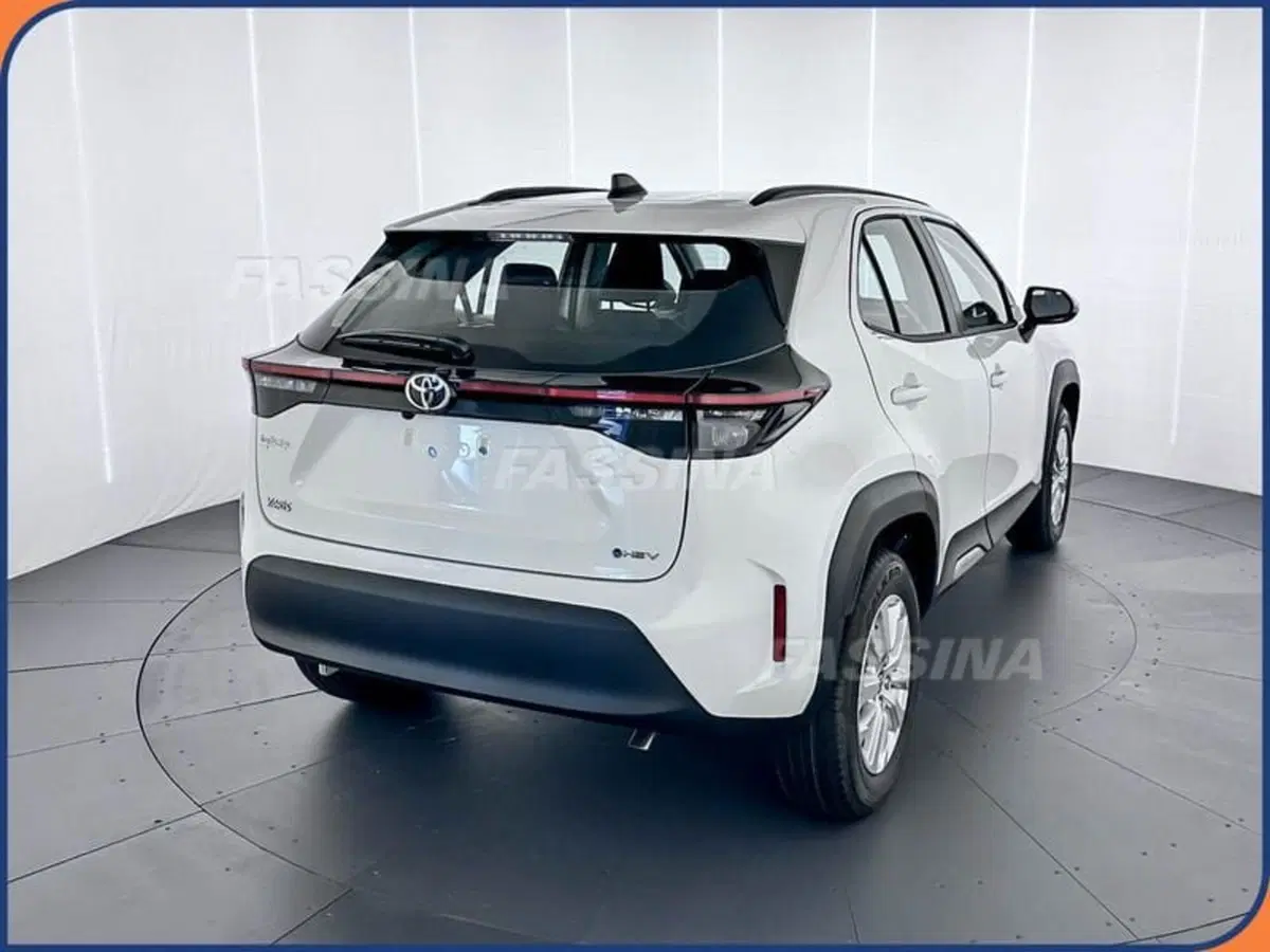 Toyota Yaris Cross nuova a Milano (6)