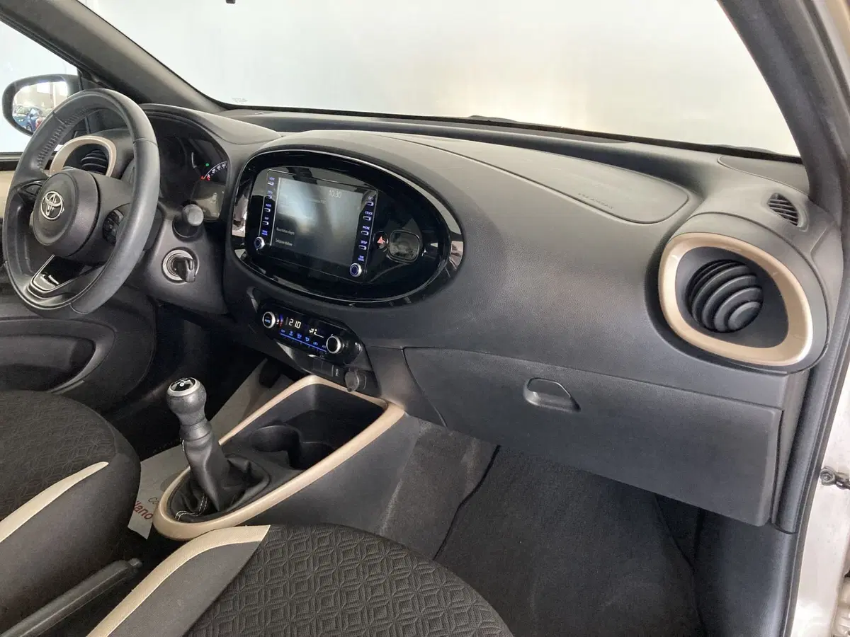 Toyota Aygo X usata a Foggia (15)