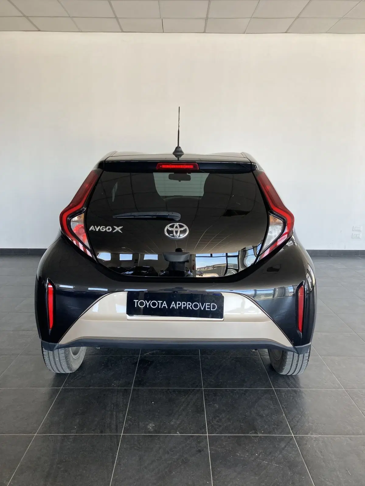 Toyota Aygo X usata a Foggia (7)