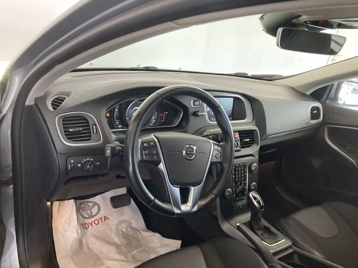 Volvo V40 usata a Foggia (11)